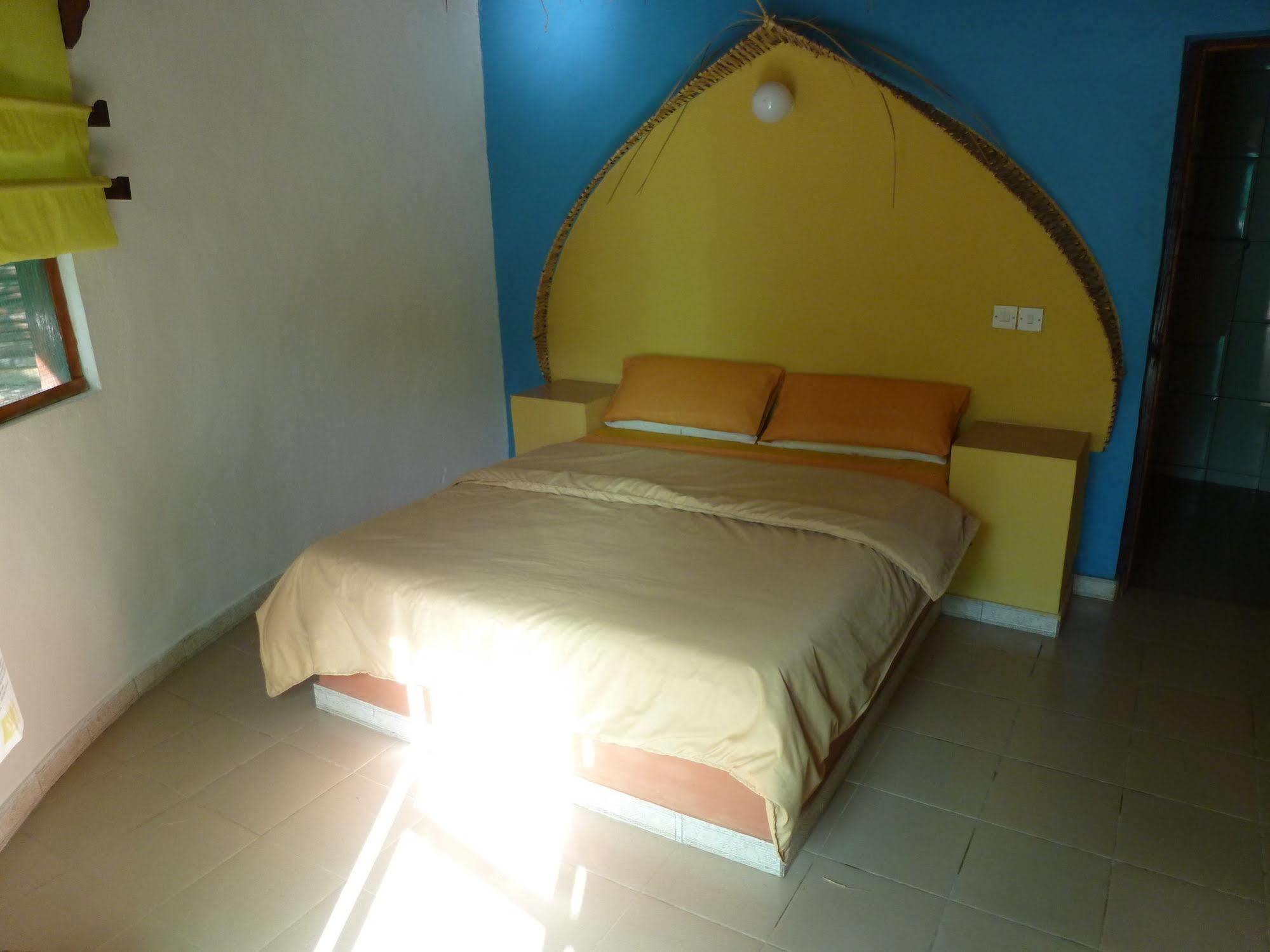 Footsteps Eco-Lodge Gunjur Exterior photo