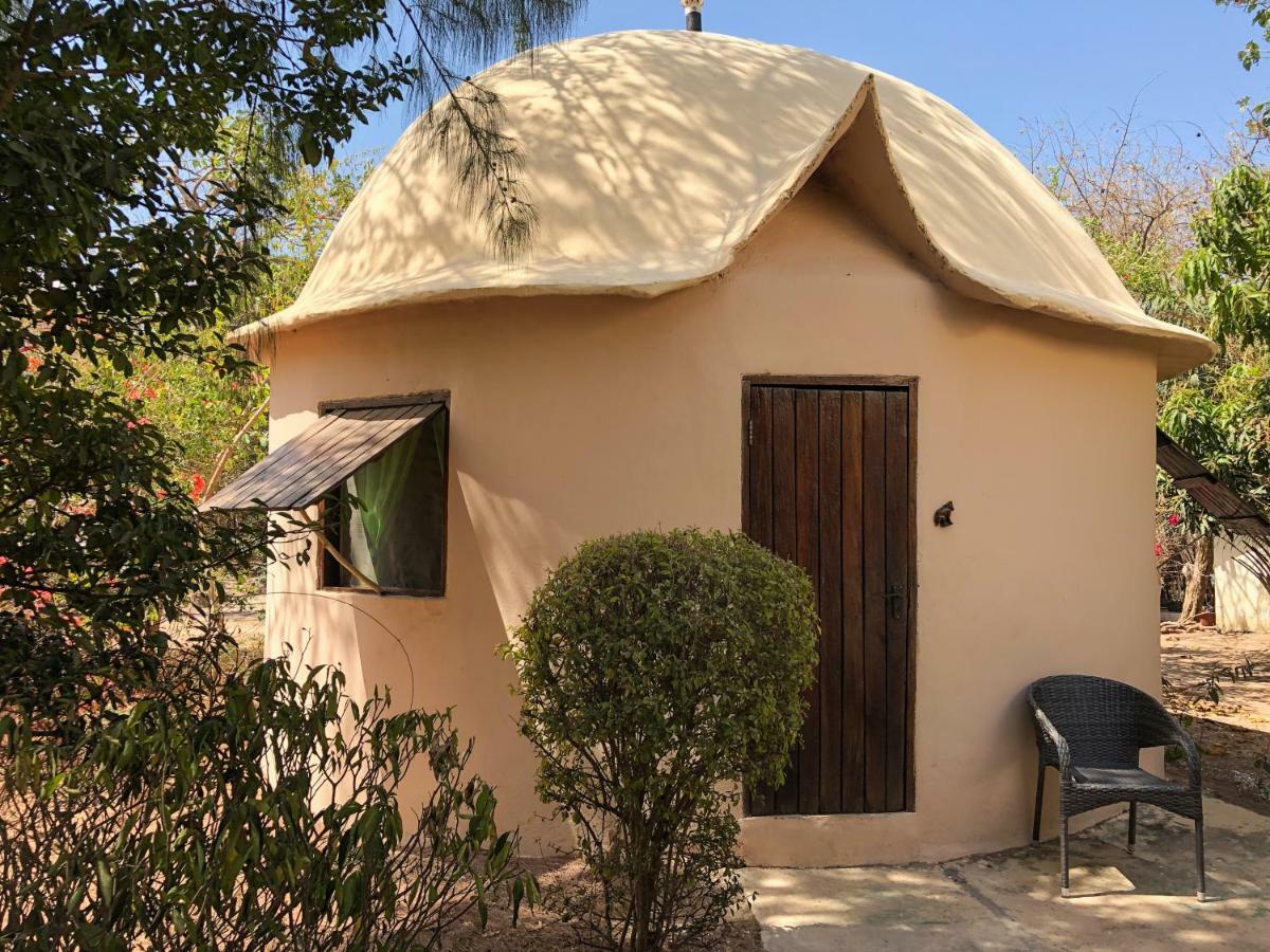 Footsteps Eco-Lodge Gunjur Exterior photo
